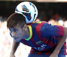 开云在线赛事平台-F1新赛季揭幕战之夜，莫兰特惊艳四座，当速度与激情跨越时空相遇