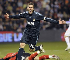 开云体育-战术纪律与灵光乍现，德国式完胜曼城，布鲁诺一鸣惊人改写欧冠格局