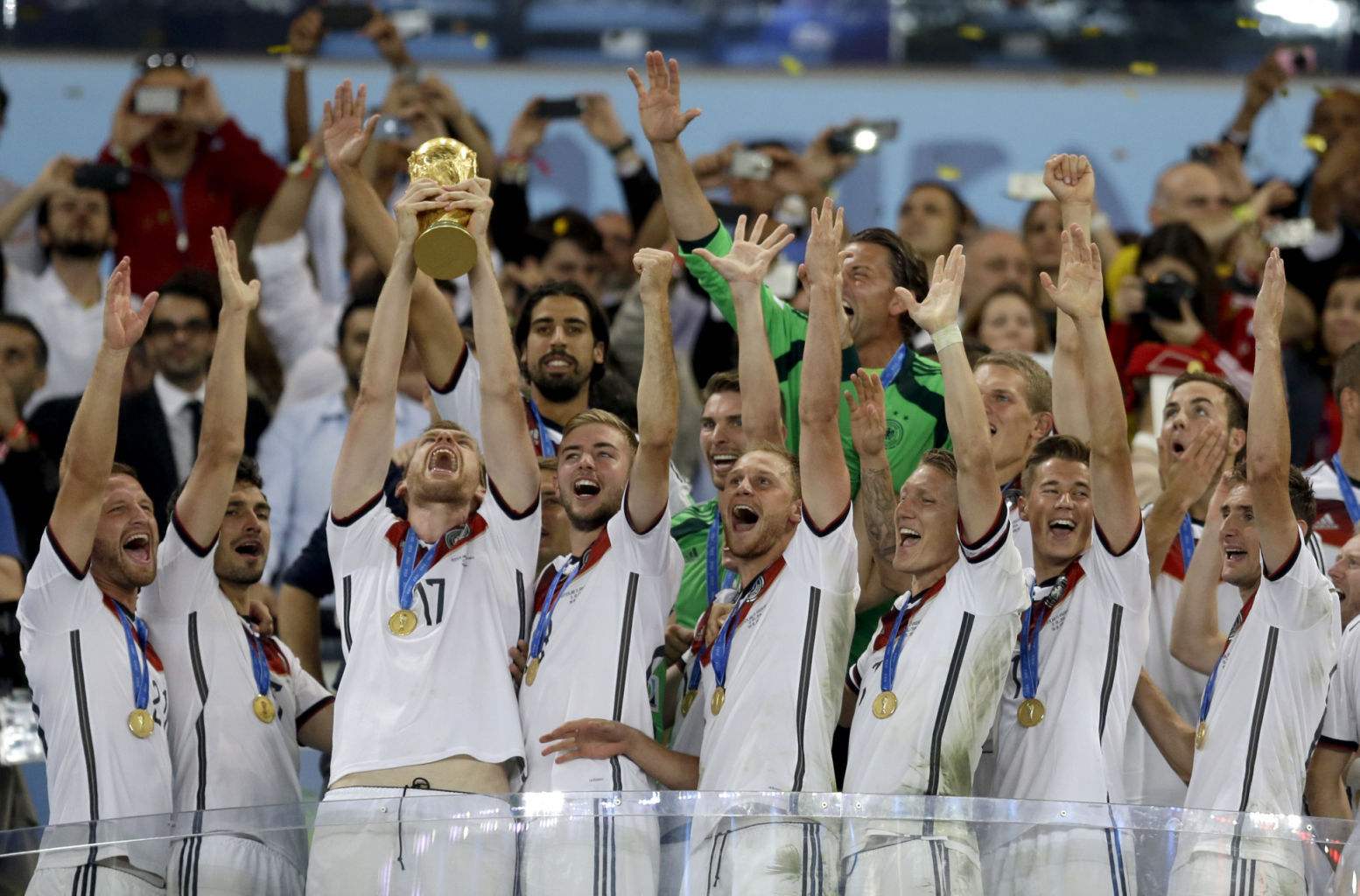 马来西亚队完胜德国队，黄鸭组合刷新纪录