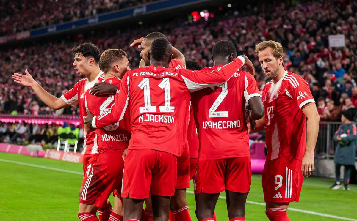 拜仁慕尼黑卫冕冠军轻松取胜，稳居榜首